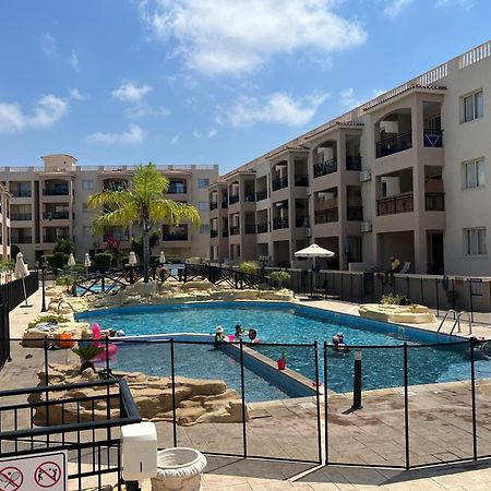 Royal Seacrest Residence Paphos Exterior photo