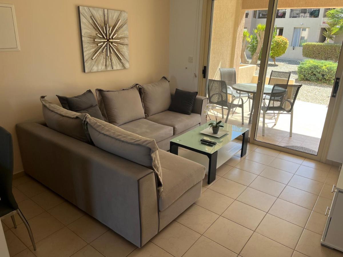 Royal Seacrest Residence Paphos Exterior photo