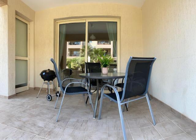 Royal Seacrest Residence Paphos Exterior photo